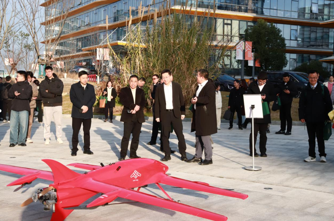 6390314034193172374776142